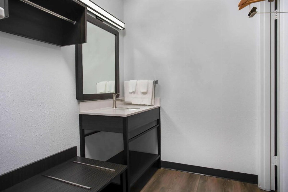 Room image 5
