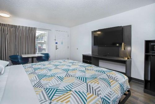 Motel 6-Bend, OR image 25