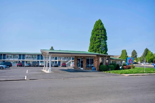 Motel 6-Bend, OR image 33
