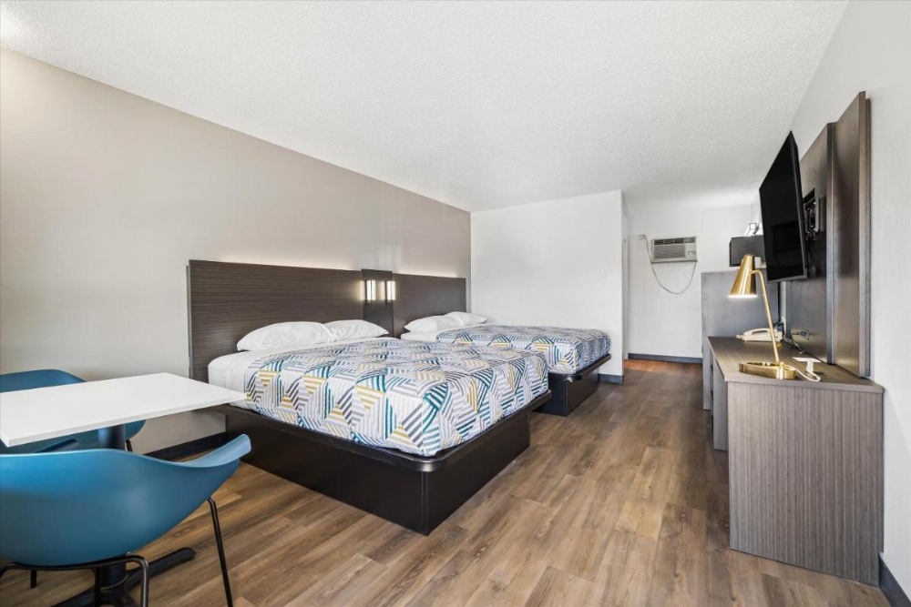 Room image 4